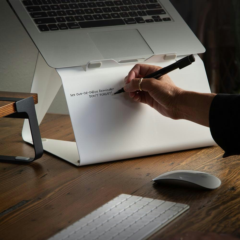 Sollevare - Reser per laptop due in uno e lavagna media 9