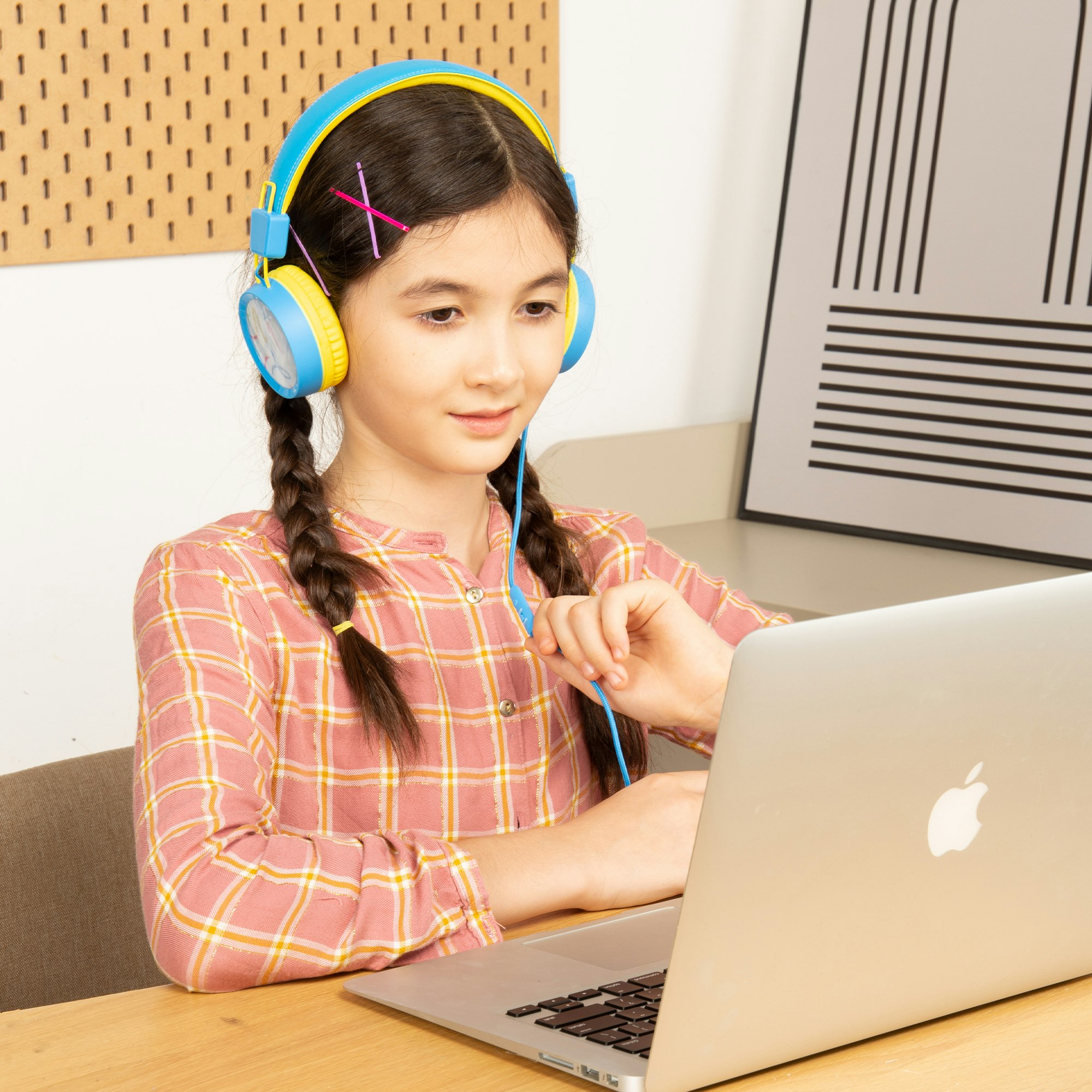 NEW BEE KH-20 Kids Headphones gallery image