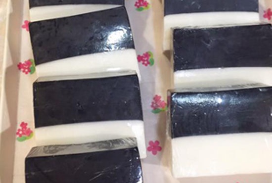 Luxury Natural Bamboo Charcoal and Goat's Milk Soap