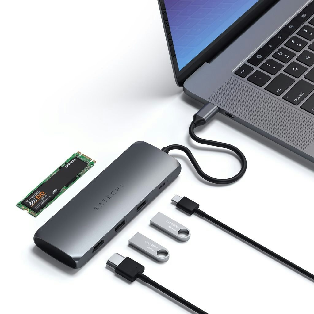 USB-C Multiport adaptor + SSD storage gallery image