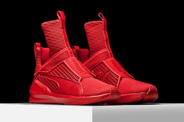 Throne gallery image