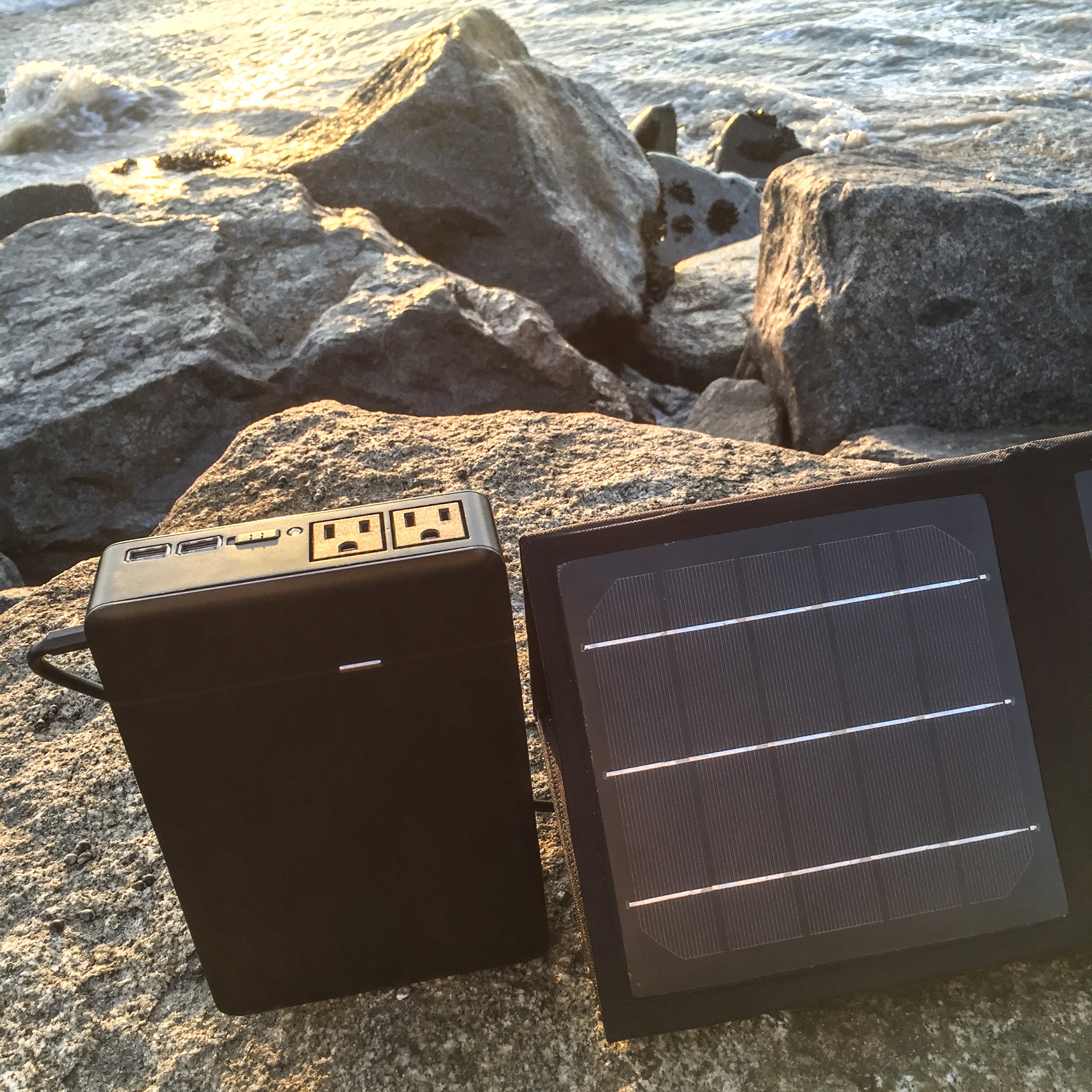 PLUG World's most powerful battery pack with 2 AC wall outlets