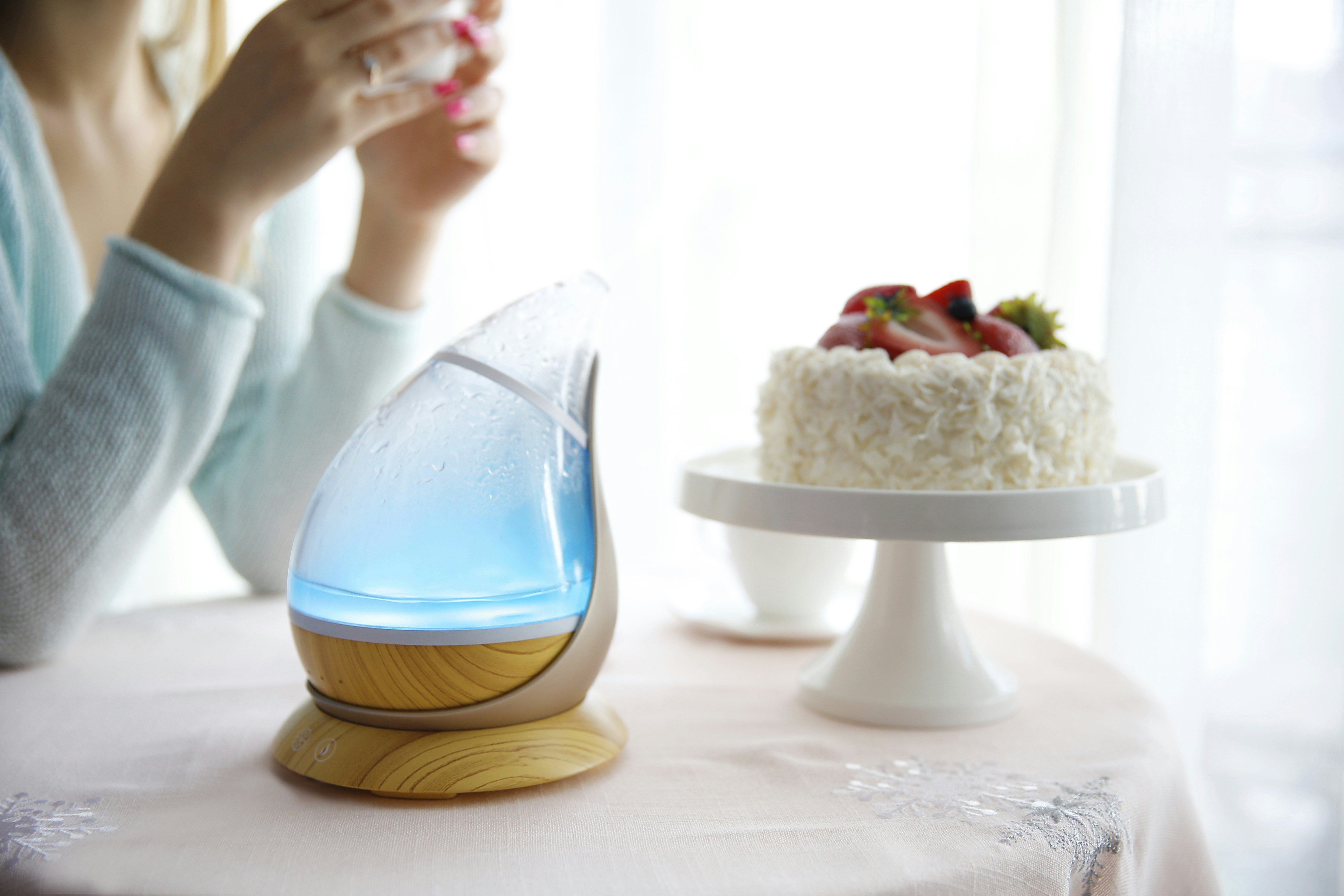 Aickar ELF - The World’s First Transparent Aroma Diffuser gallery image