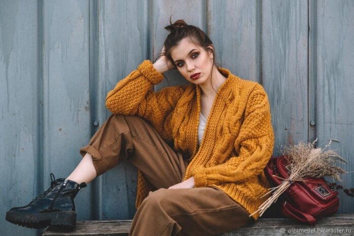 Ladies Cardigan gallery image
