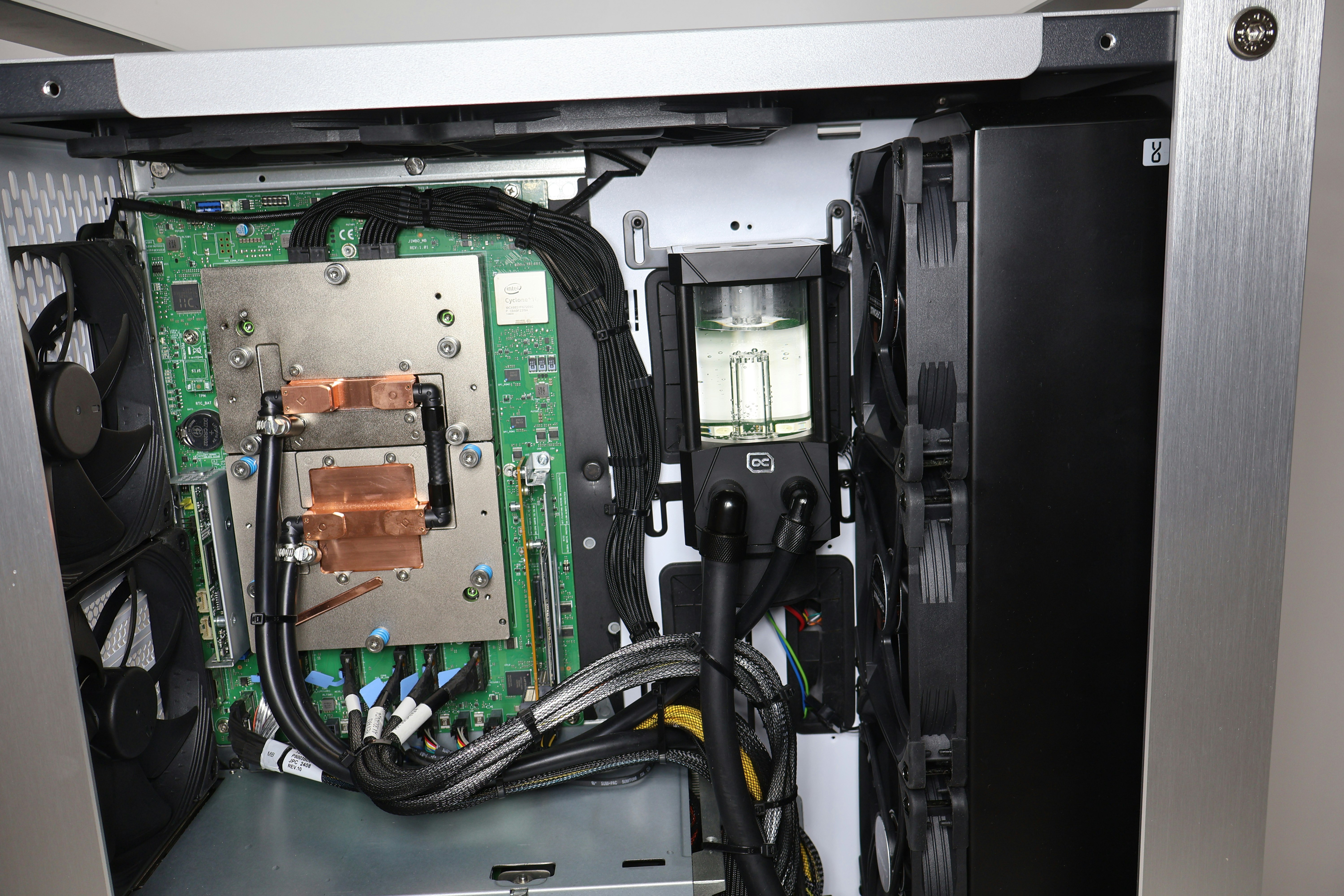 High-end desktop supercomputers for AI gallery image