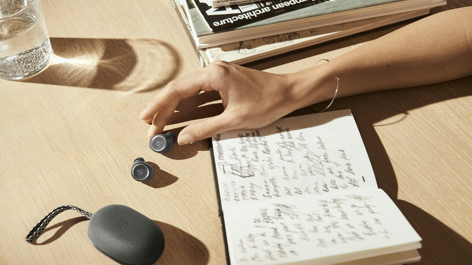 Beoplay E8 gallery image