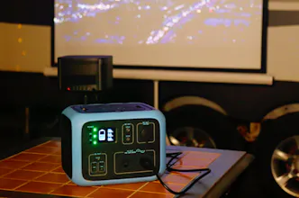 Bluetti AC200 gallery image