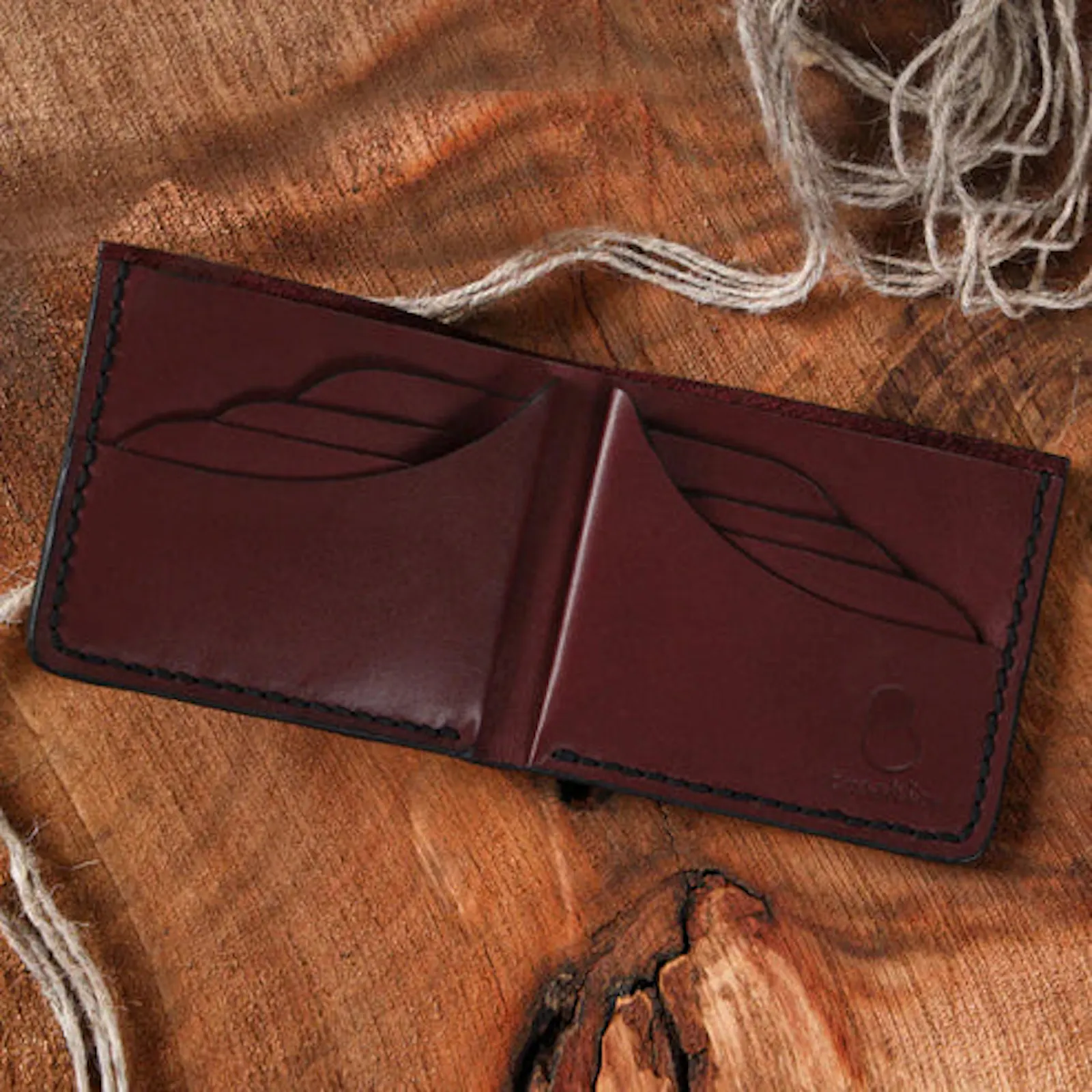 Scarlet Bloom Leather Wallet screenshot 3
