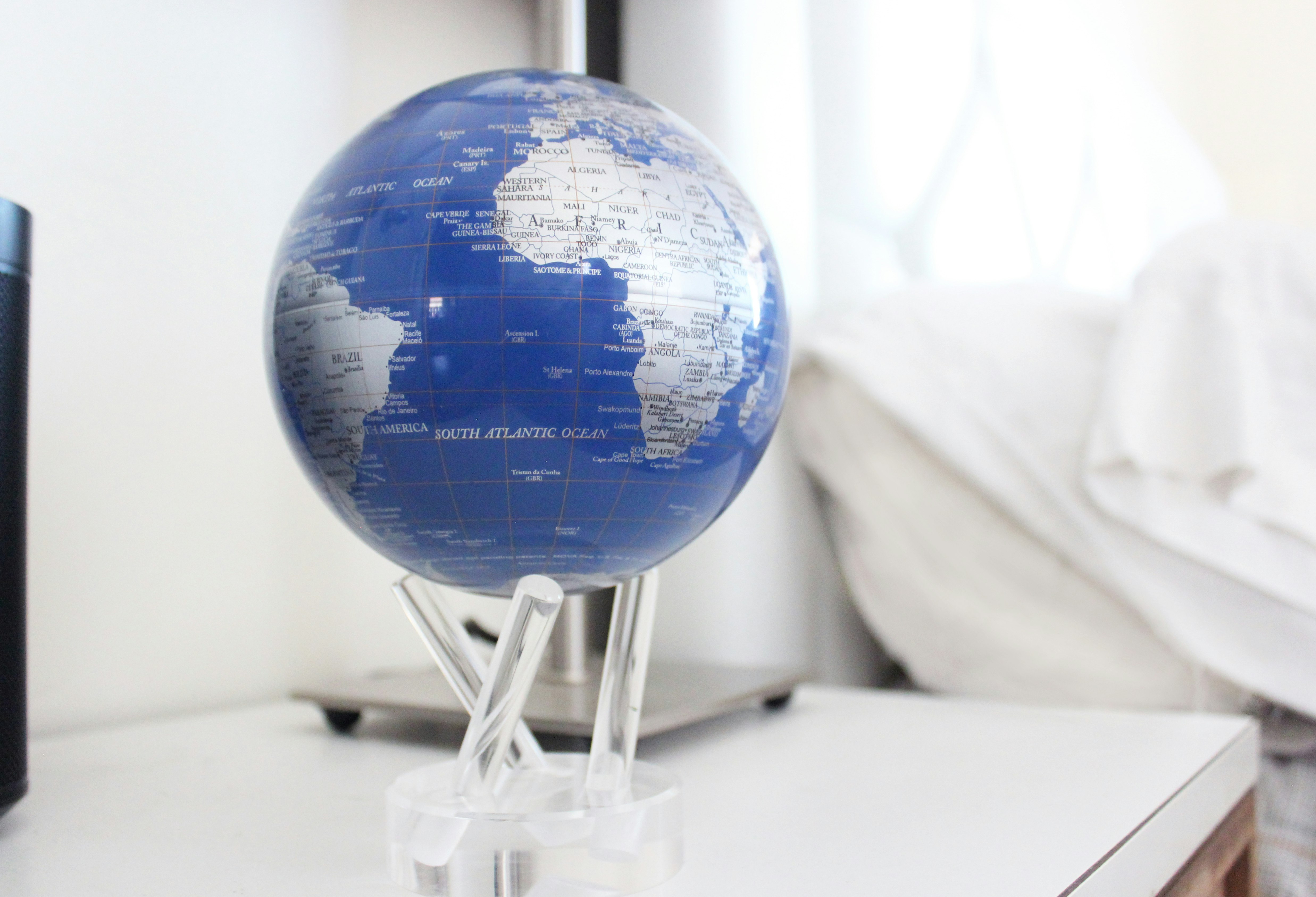 Blue and Silver MOVA Globe gallery image
