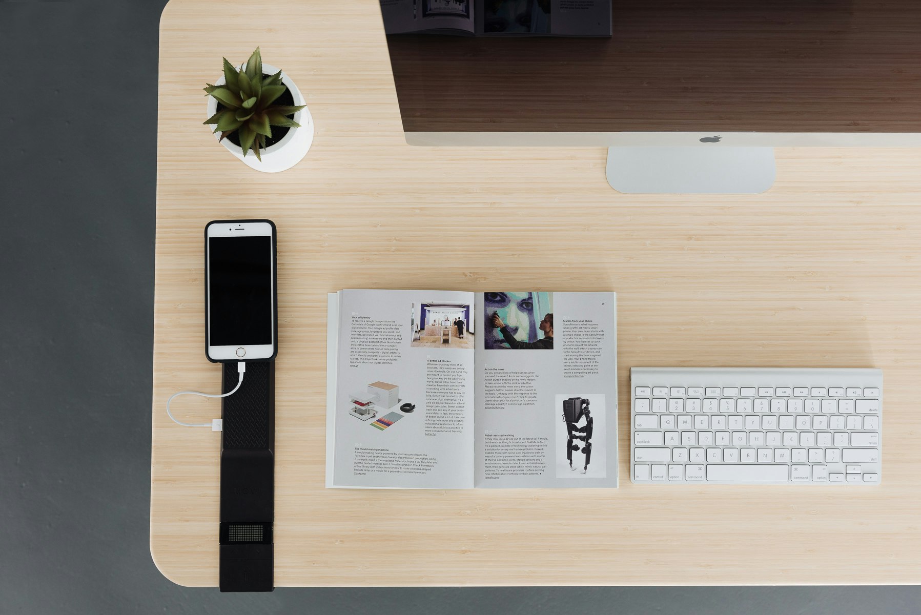 MOVI Standing Desk gallery image