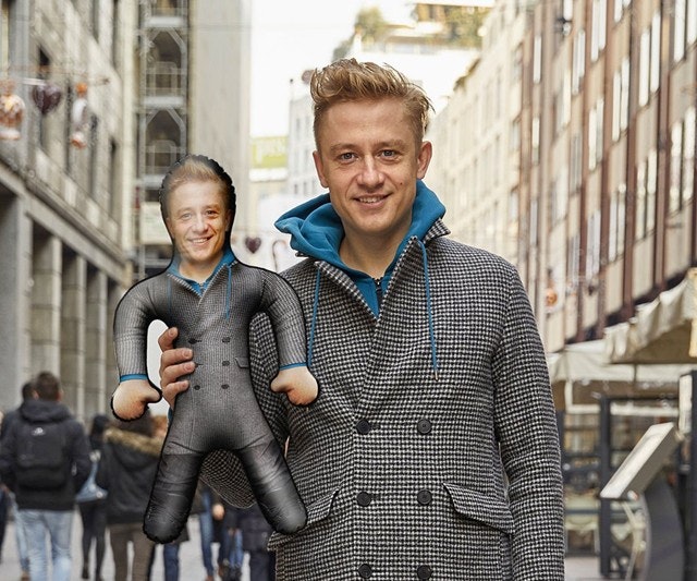 25inch Me gallery image