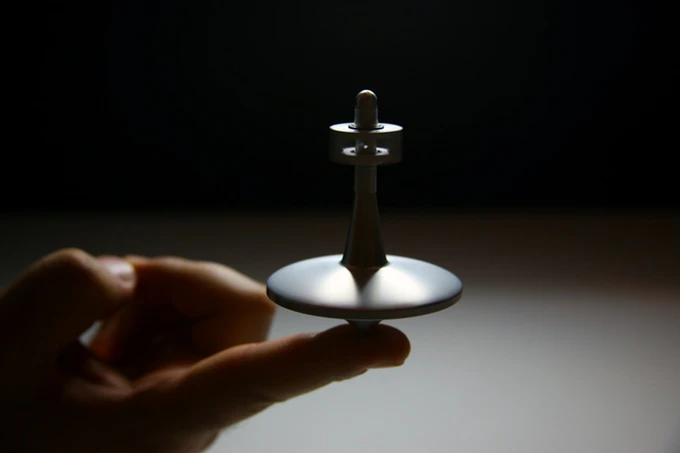 Spin - The (Awesome) Gyroscopic Spintop