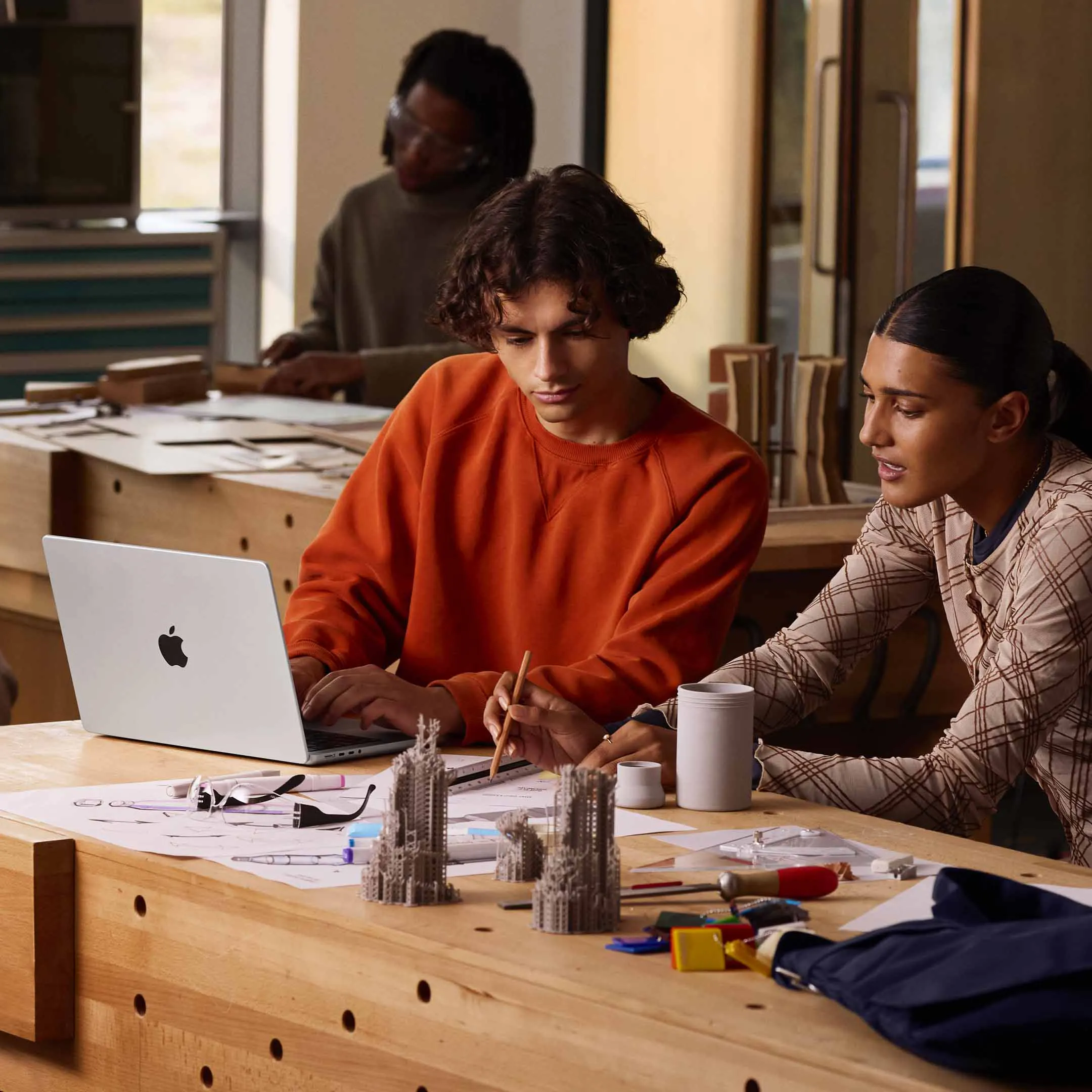 MacBook Pro | Apple Business Solution gallery image
