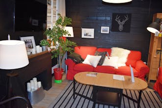 Goldoon: Smart Self-watering Planter gallery image