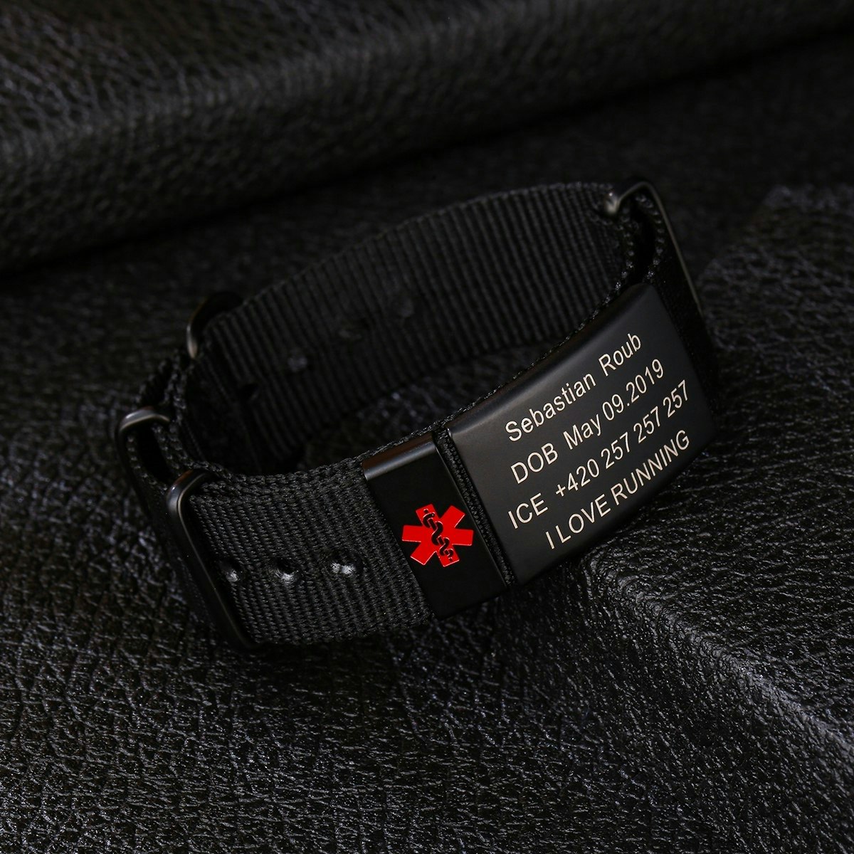 WRIST SAFETY CHIC gallery image