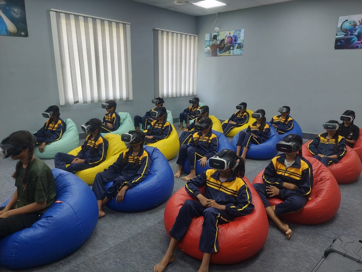 Virtual Reality in school education - Screenshot 2 showing product features and functionality