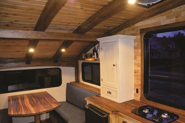 Le Koroc House Boat gallery image