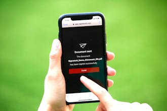 Signaturit gallery image