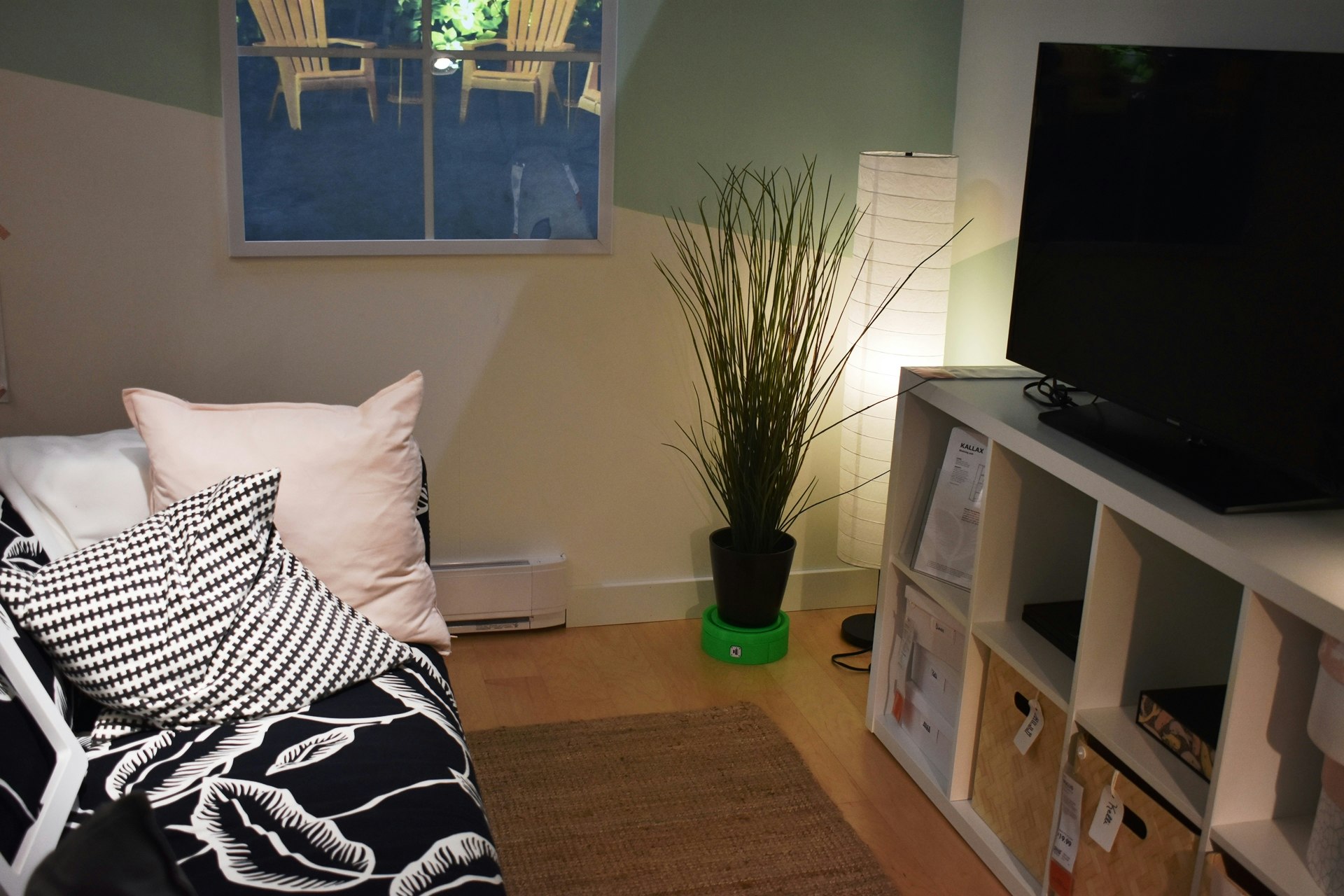 Goldoon: Smart Self-watering Planter gallery image