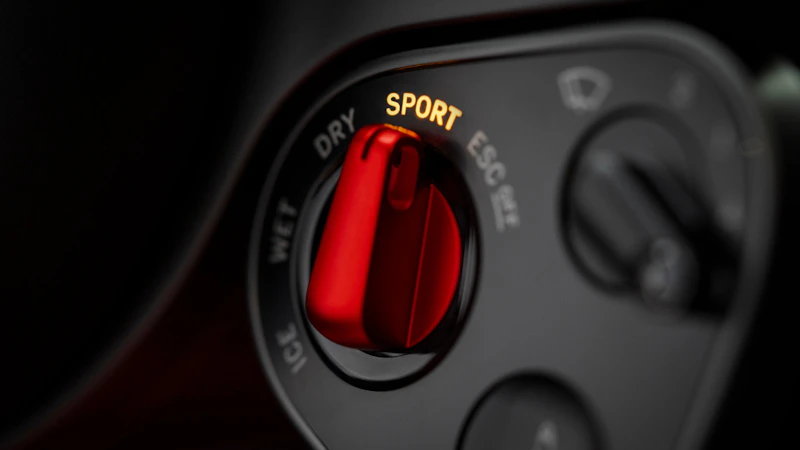 Ferrari Luce screenshot 12