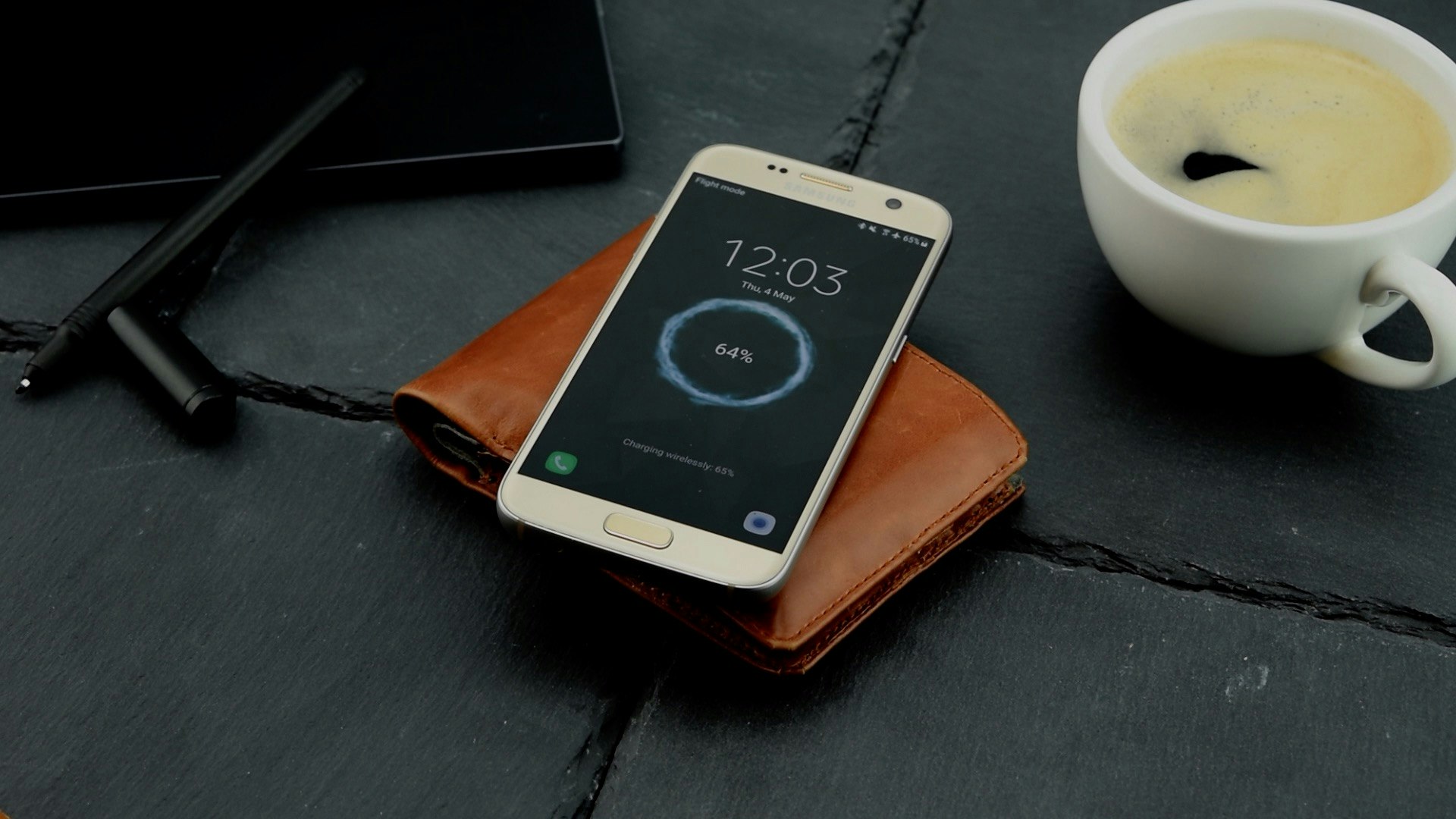 poqit - the first trackable smart charging wallet