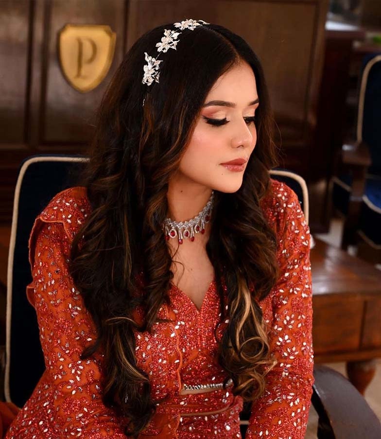 Mejor maquilladora en Lucknow - Mejor maquilladora en lucknow - Bookyourlook por Reema media 2