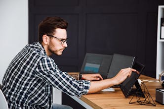 Desklab Portable 4K Touchscreen Monitor gallery image