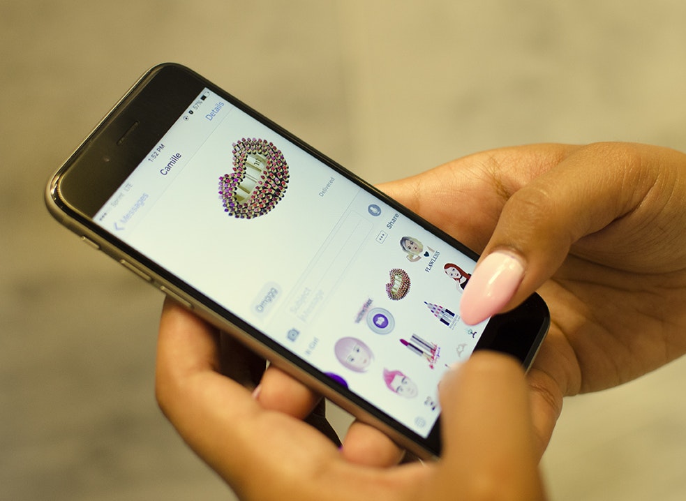 Beaumoji by L'Oréal USA gallery image