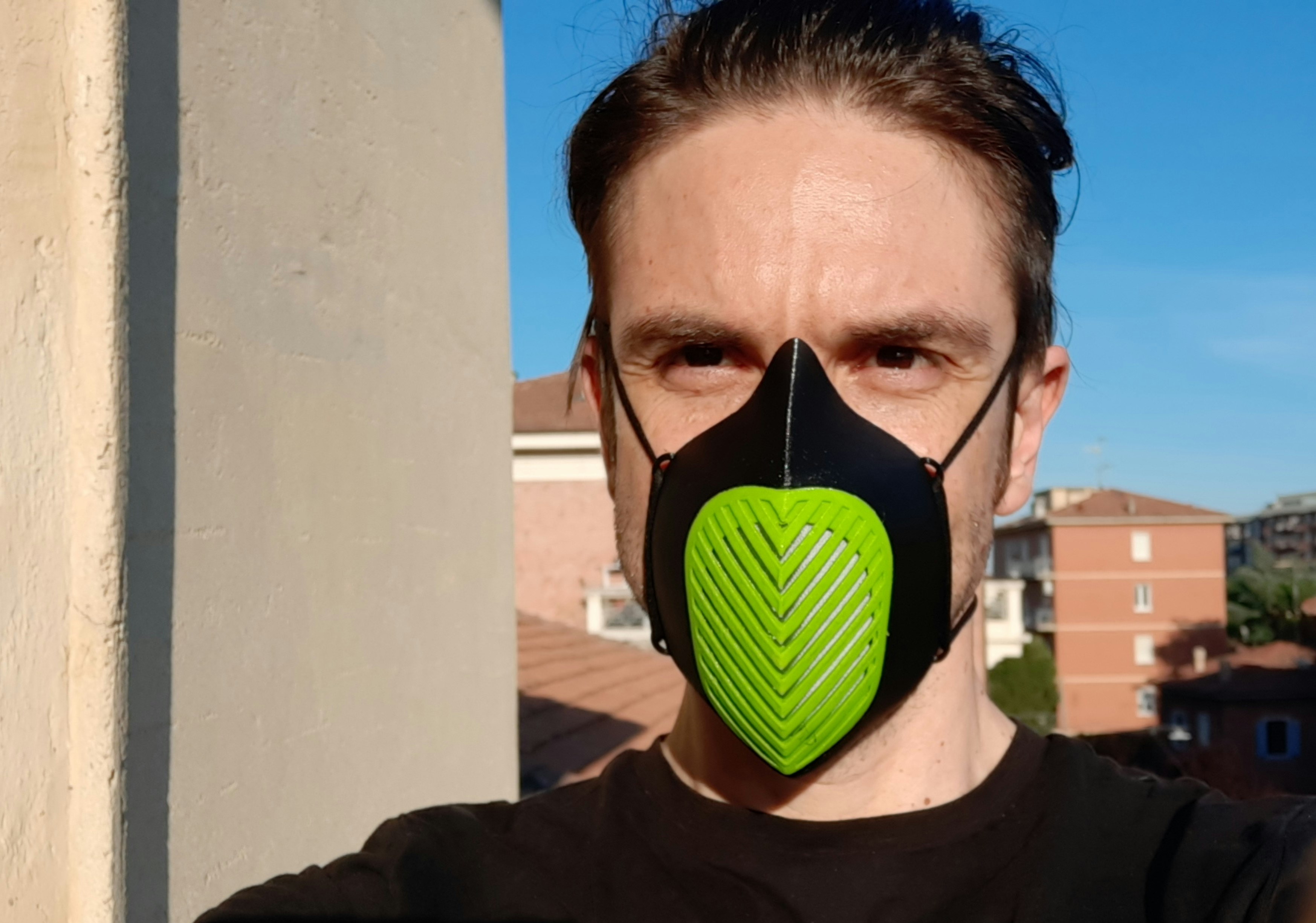 Washable mask with replaceable filters gallery image