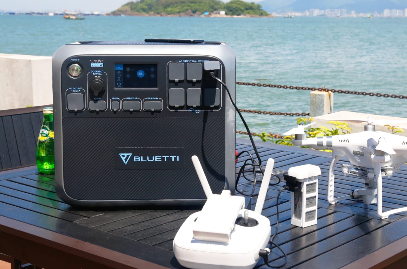 Bluetti AC200 gallery image