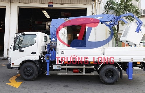 Xe tai hino gan cau gallery image