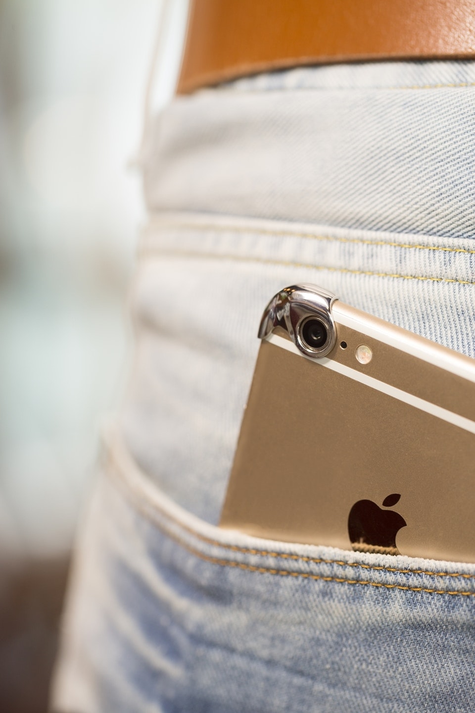 Rmour: Handcrafted silver case for your iPhone 6 family gallery image