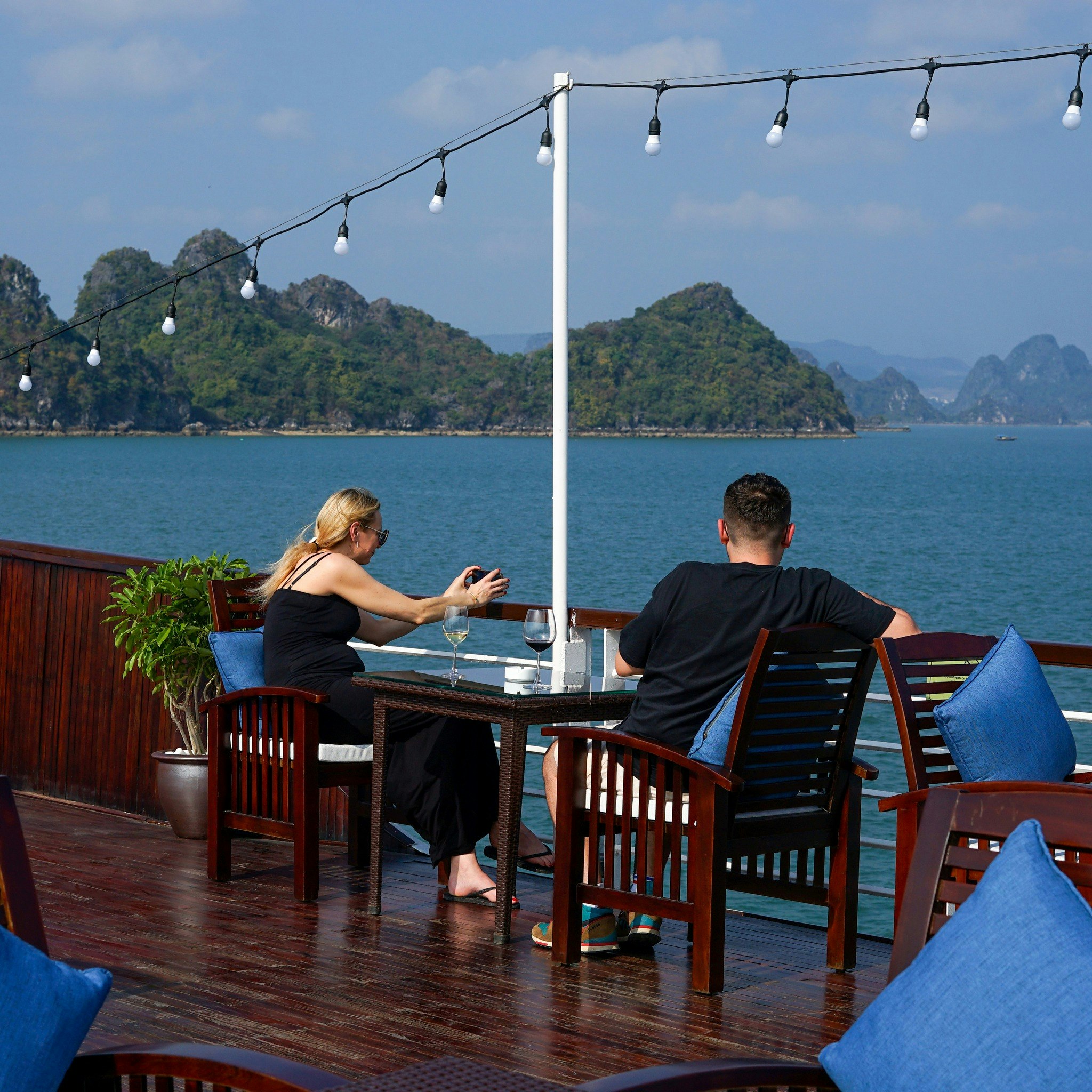 Happy Holidays from Lily Cruises!