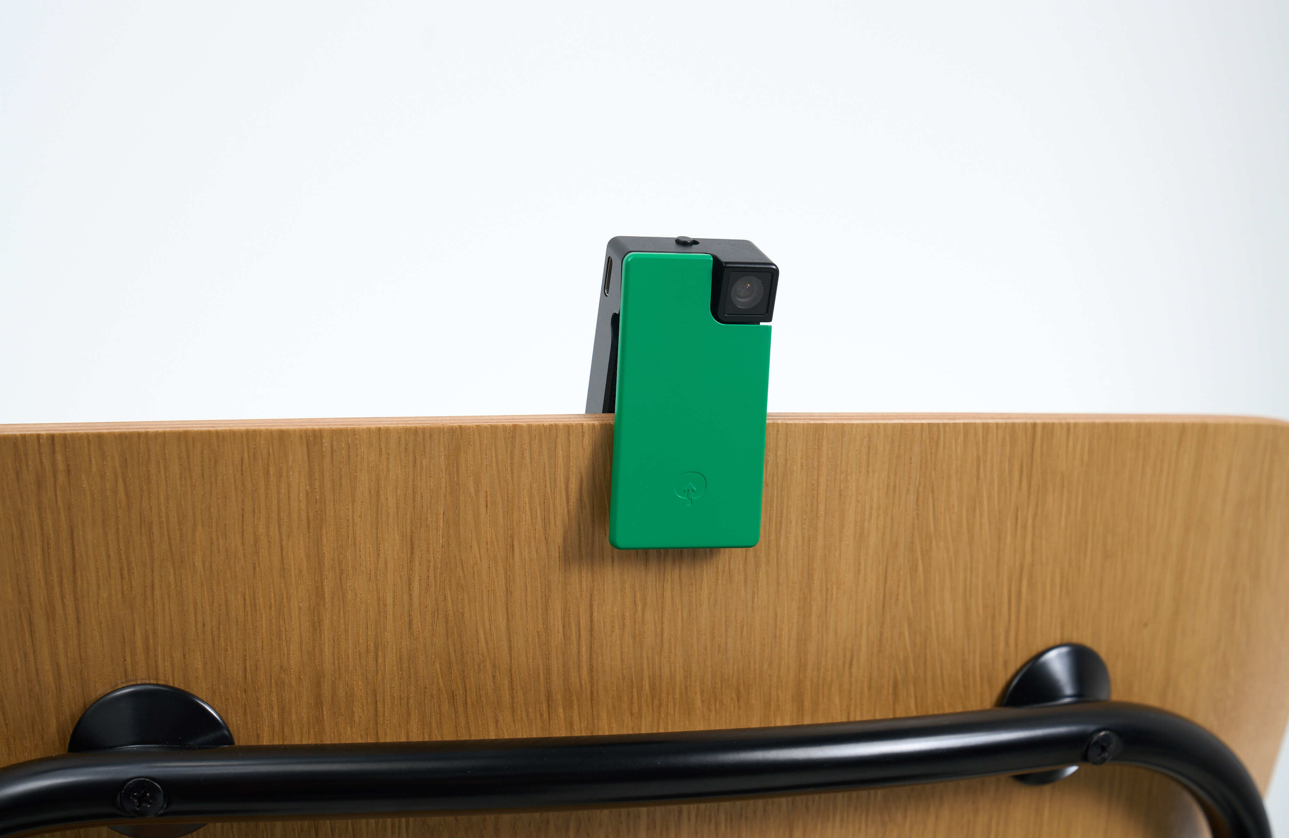 Mídia 5 de Saveclip - The clip camera that remembers your life
