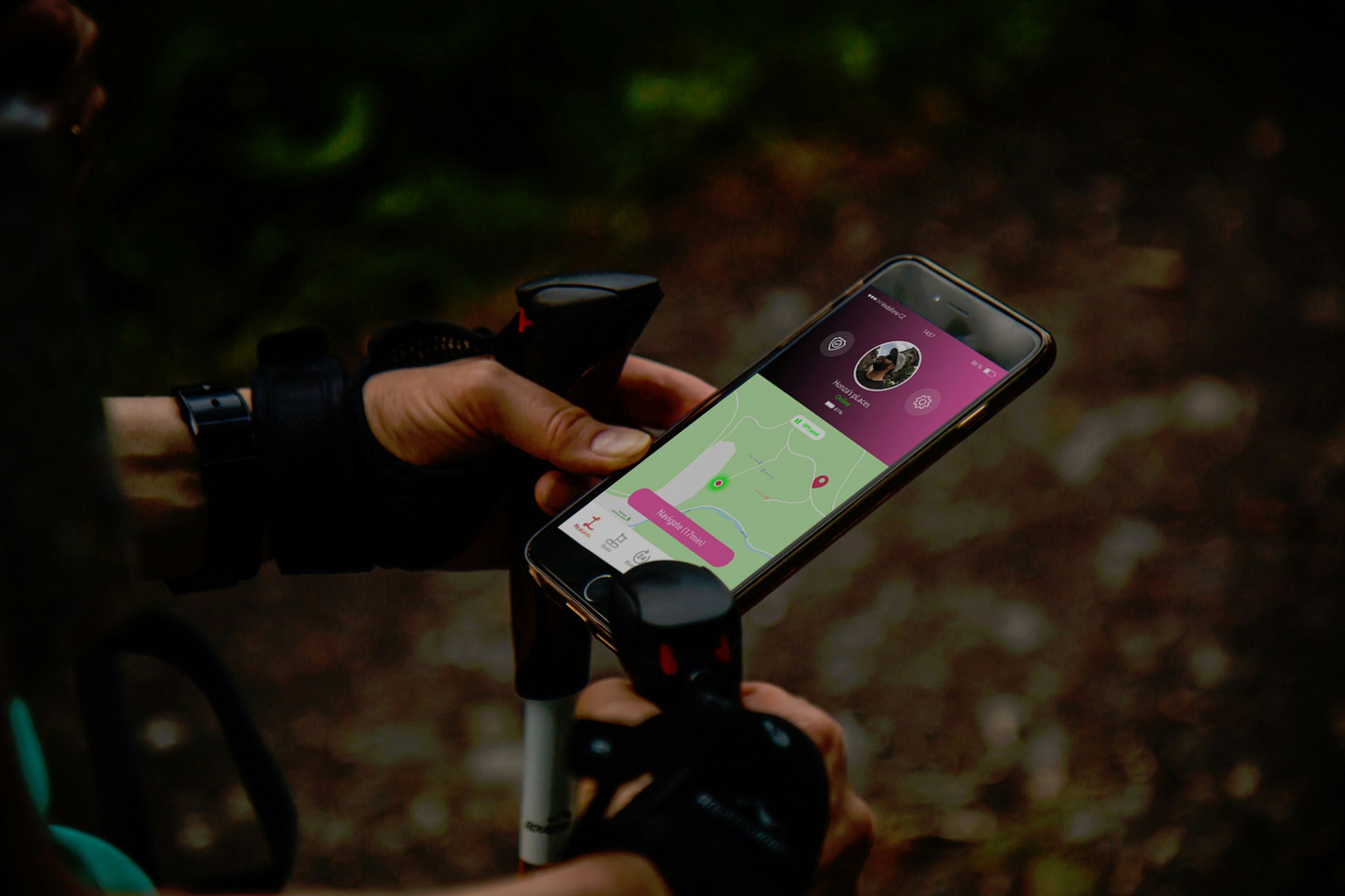 pLaces - You Personal Tracking Shoelaces gallery image