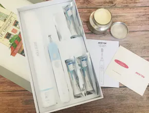 M-CARE: UV Sanitizing Sonic Toothbrush gallery image