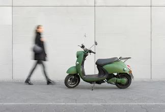unu Scooter gallery image