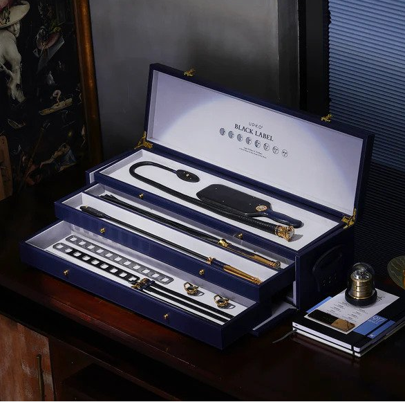 Nhãn màu đen Deluxe Kit
