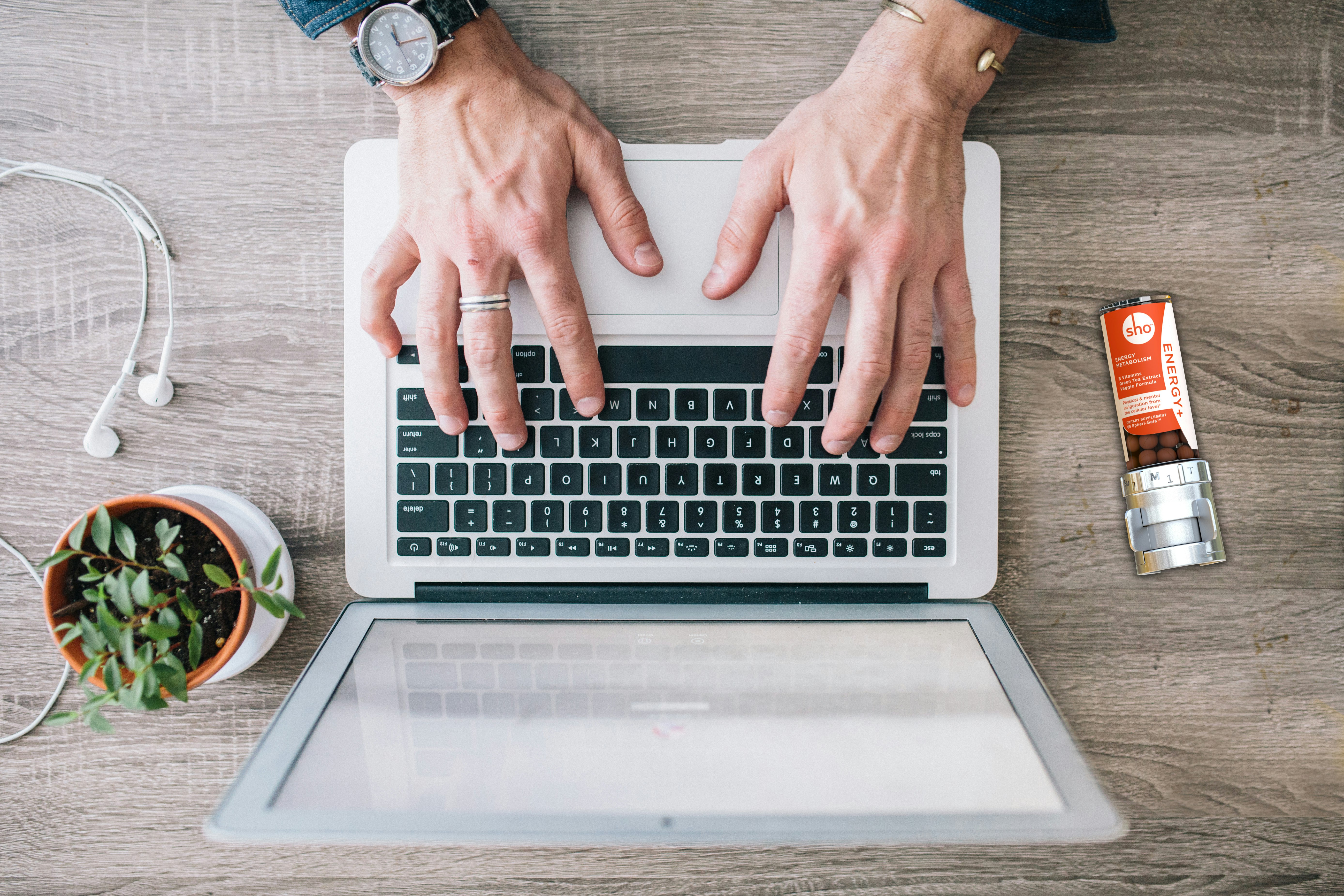 shoENERGY+ Vegetarian Spheri-Gels in a Portable Dispenser gallery image