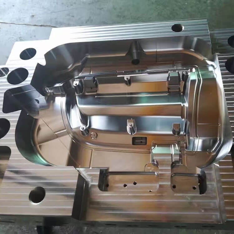 Injection Molding & Mold Manufacturing - Screenshot 2 showing product features and functionality