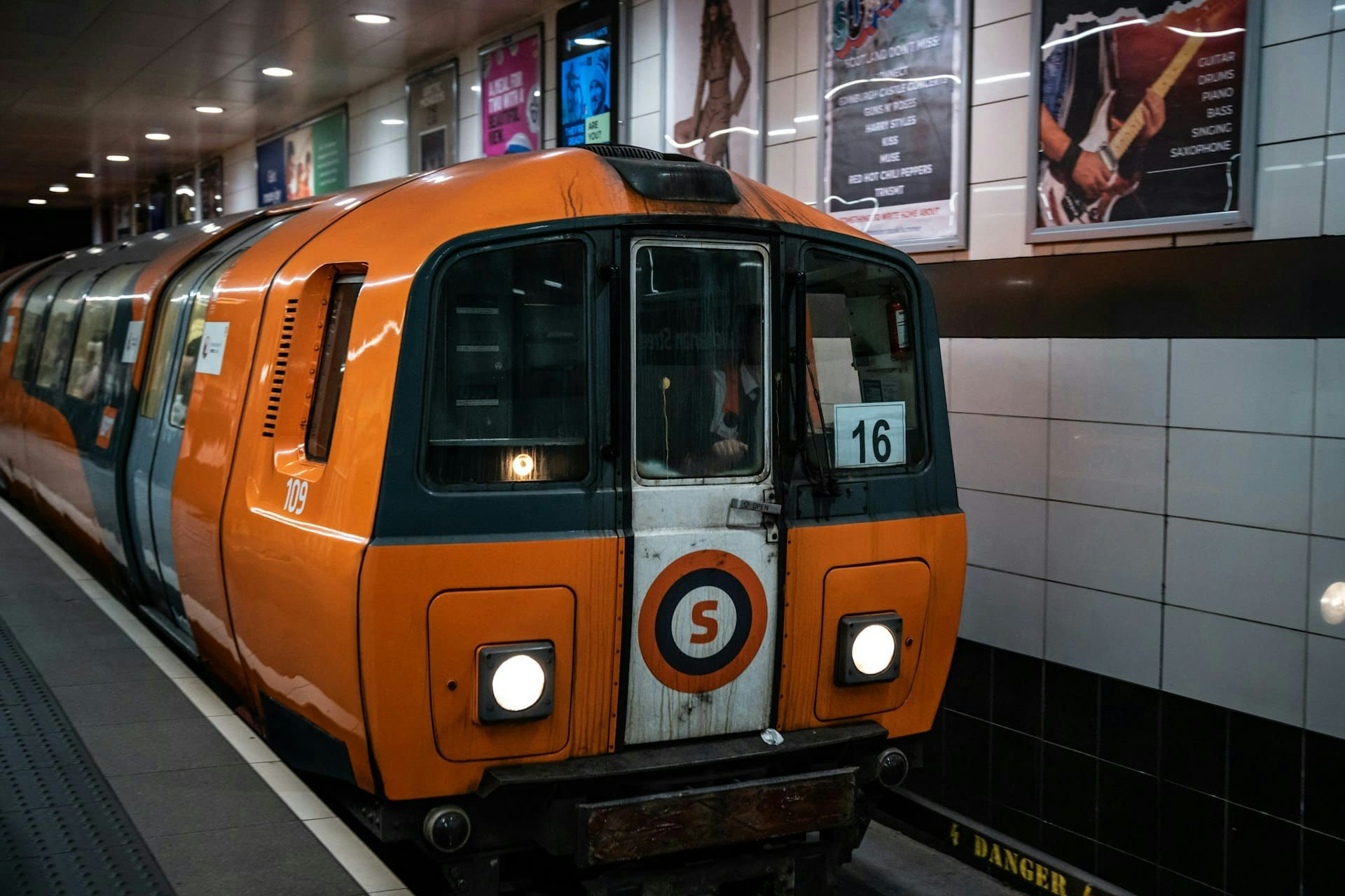 Glasgow Subcrawl -app - The Subway Pub Crawl Adventure media 2