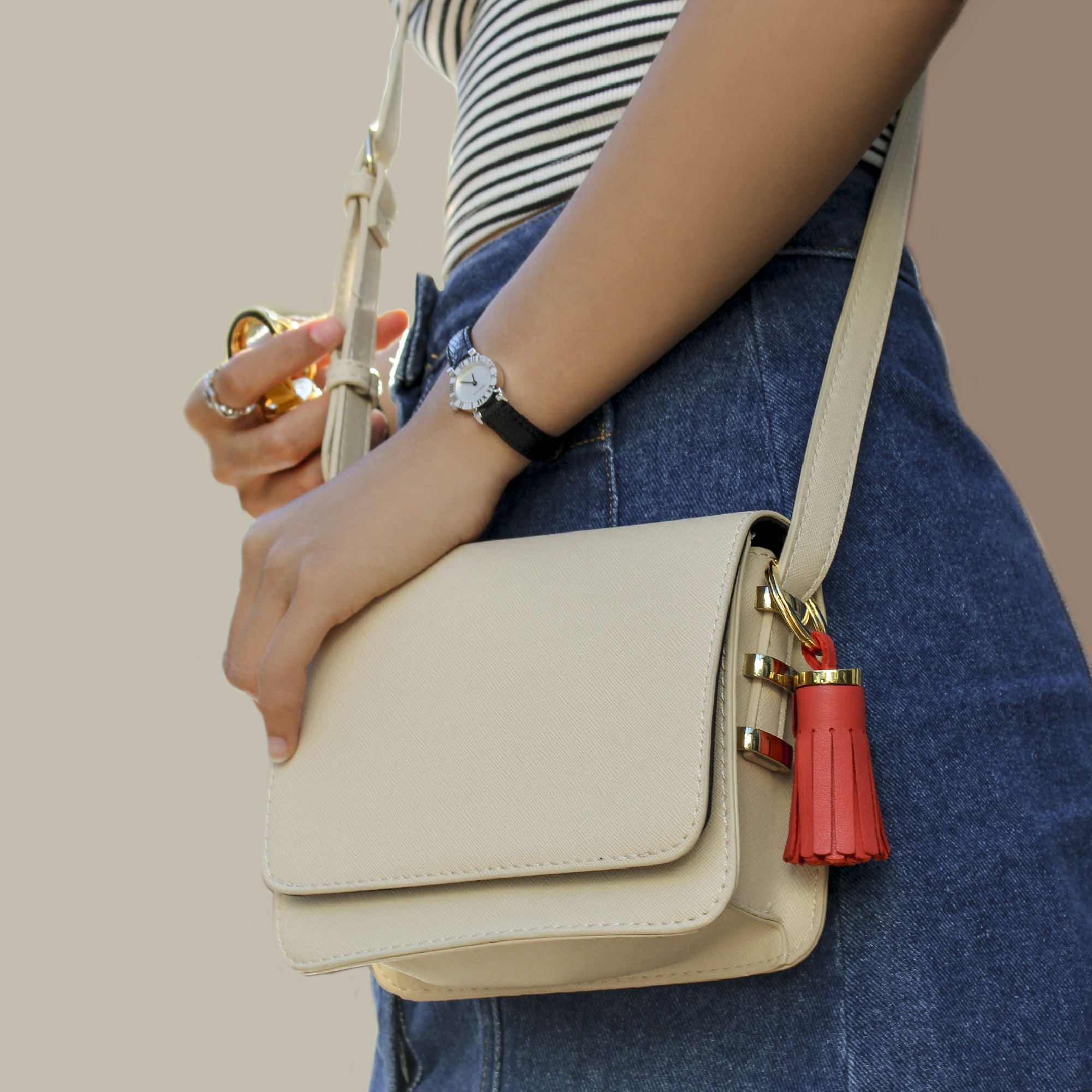 Looper Tassel gallery image