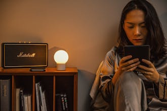 Little Bulb Wireless Portable Lamp gallery image