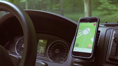 FitClic Neo: A Magnetic, Self-Locking Phone Mount System gallery image