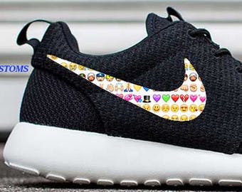 Emojis Nike Shoes media 1