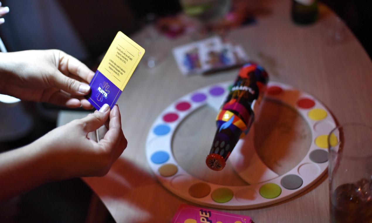 Média Fluttr tourne la bouteille - Fluttr tourne la bouteille allume la fête avec vos amis 8