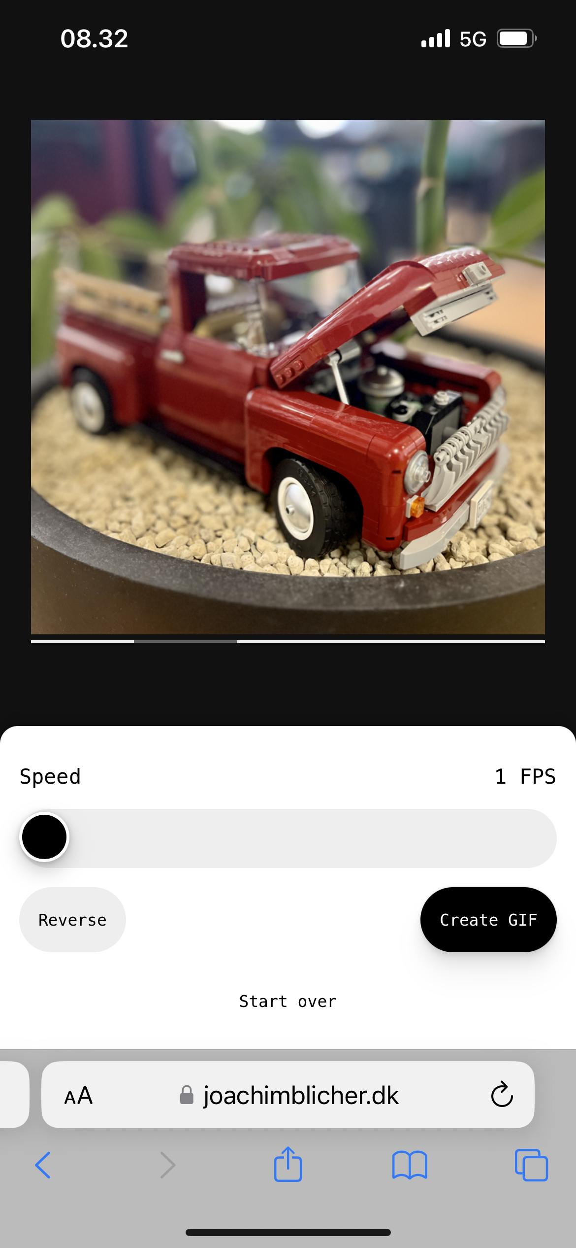 GIF-maker media 1