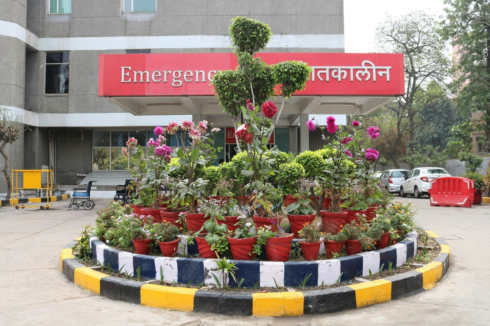 Jaipur Golden Hospital - Screenshot 3 showing product features and functionality