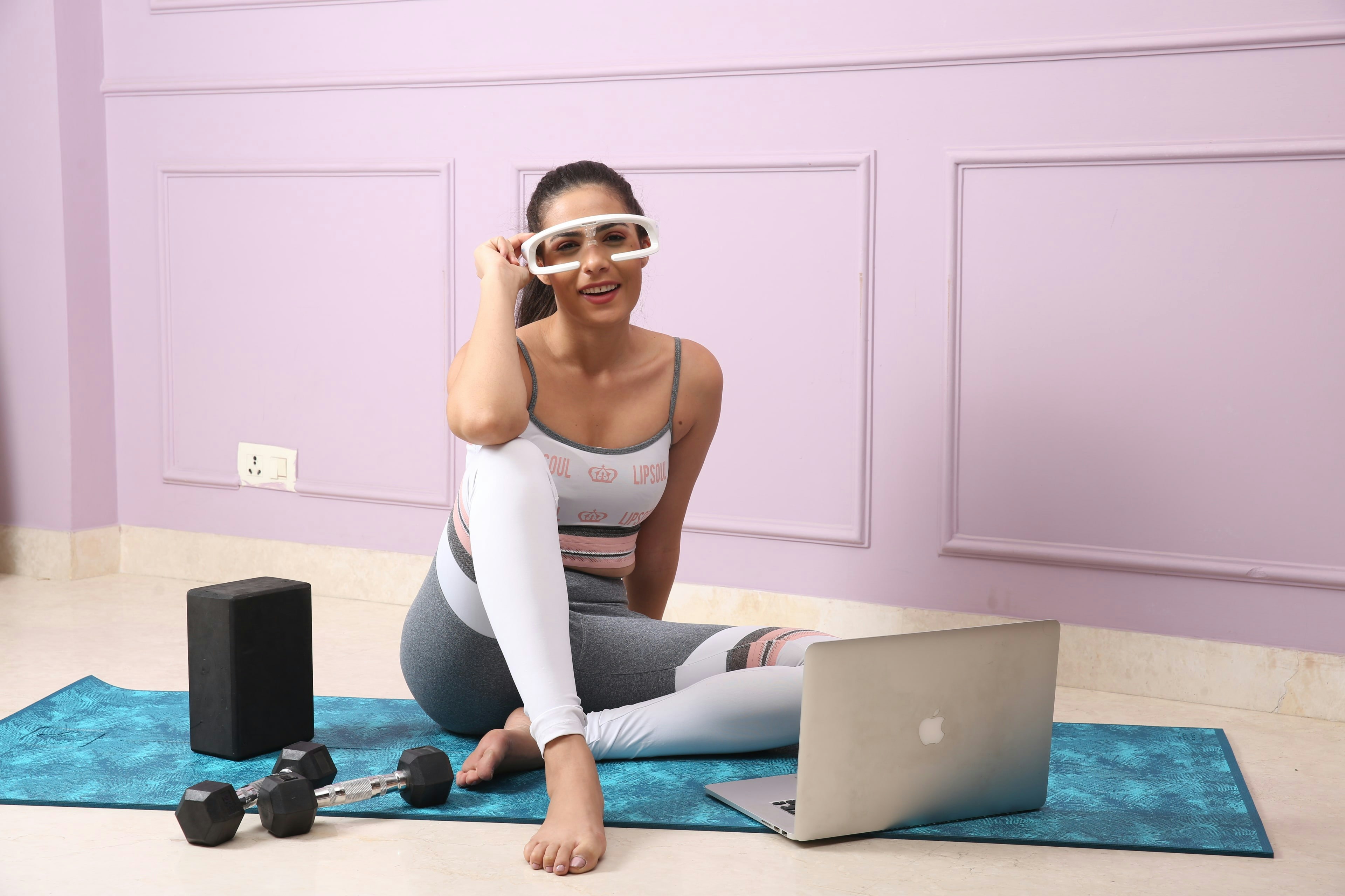 Re-Timer Light Therapy Glasses gallery image