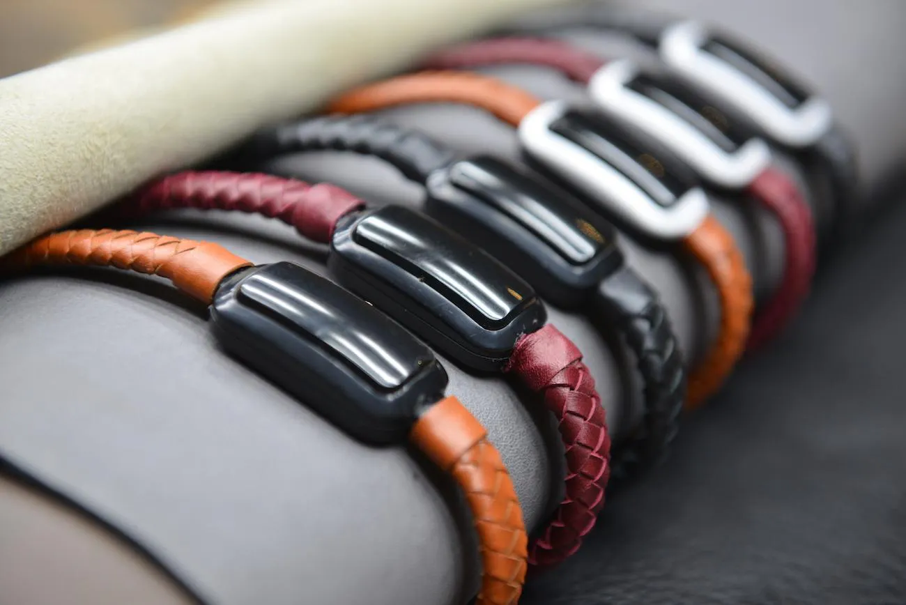 NIFTYX Wearable Power Bank 🔋
